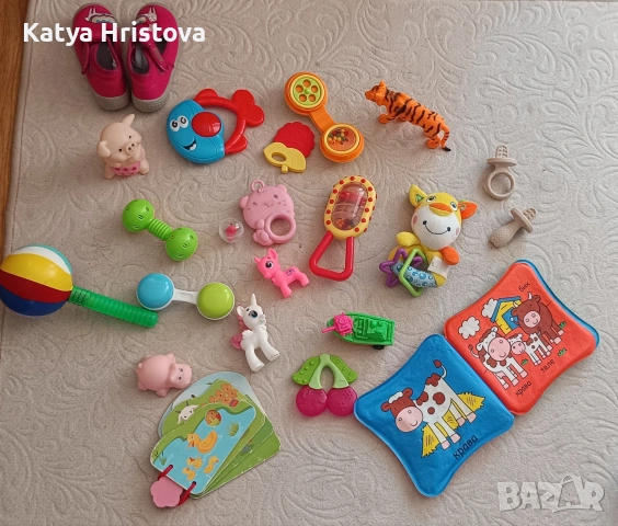 Лот детски играчки и обувчици – 10 €