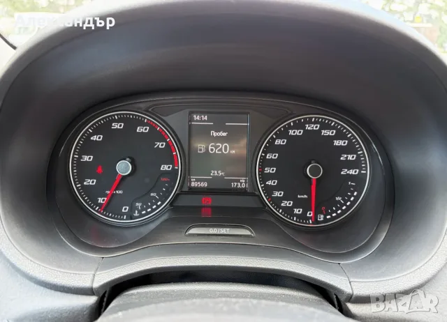 Продавам Seat Ibiza 2017г. 1.0 MPI на 90.000км. в ПЕРФЕКТНО състояние!, снимка 8 - Автомобили и джипове - 55432894