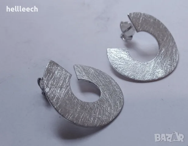 Сребърни обеци.