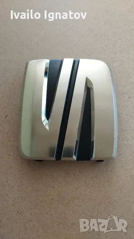 Предна емблема Seat Tarraco 5FJ 853 679, снимка 2 - Части - 55680280
