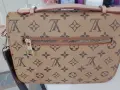 Оригинална Louis Vuitton Pochette чанта, снимка 2