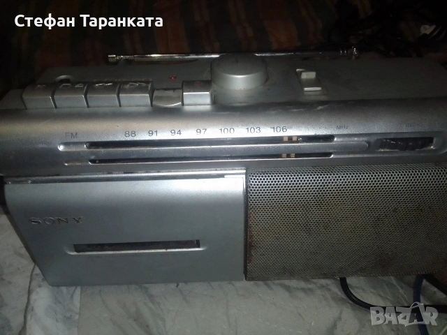 Радио касетофон SONY работи си на касети 