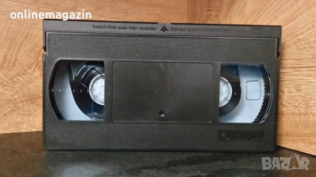 Видеокасета " ОПАСНА ЗОНА " 1994 VHS    Като Нова, снимка 5 - Други жанрове - 54827061
