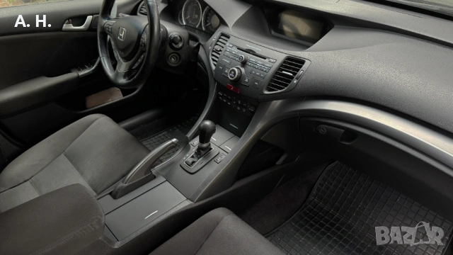 Honda Accord Tourer 2. 2 i-DTEC | FACELIFT Lifestyle | Автоматик , снимка 12 - Автомобили и джипове - 54900951