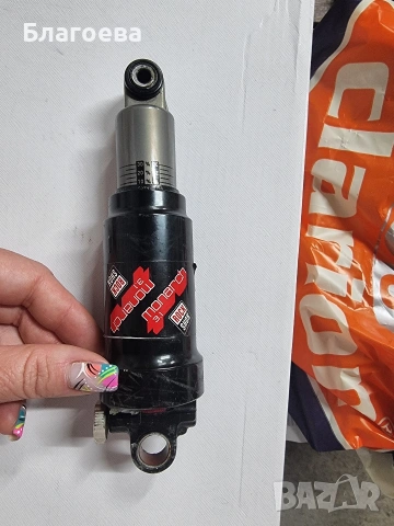 Въздушен заден амортисьор Rock Shox