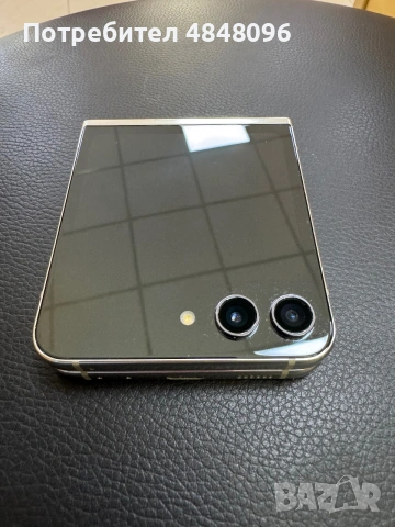 Смартфон Samsung Galaxy Z Flip5 с вътрешна памет от 256GB и цвят Cream (светлобежов/ванилия)., снимка 4 - Samsung - 54955661