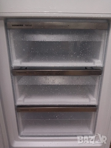 Като нов комбиниран хладилник с фризер Liebherr No Frost WI -FI 2 години гаранция!, снимка 6 - Хладилници - 54002833