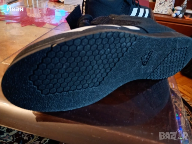 Adidas powerlift щангетки, снимка 2 - Спортна екипировка - 55182754