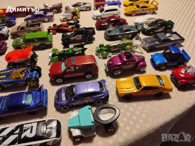 45 броя Hotwheels, снимка 5 - Коли, камиони, мотори, писти - 55409172
