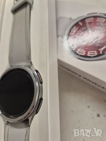 Samsung Galaxy Watch 6 Classic 43 mm Silver + допълнителни аксесоари, снимка 3 - Смарт гривни - 55680884