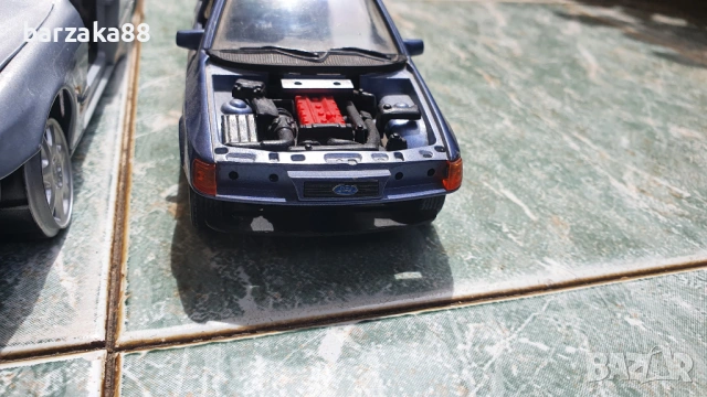 Mercedes Benz 1:18 и Ford Sierra 1:25, снимка 3 - Колекции - 54539252
