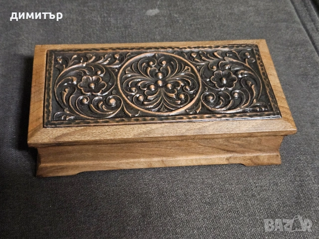 Дървена масивна кутия обков мед НПК ЗА АНТИБИОТИЦИ