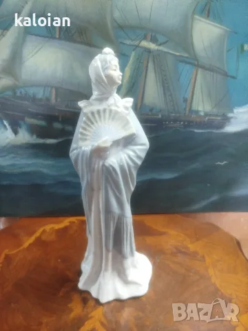 Оригинална винтидж порцеланова фигурка на Nao by Lladró, озаглавена „Испанска дама с ветрило“ 