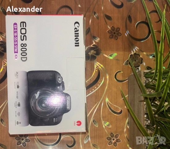 Canon EOS 800D – КАТО НОВ (4000 кадъра) + 1 обектив + Чанта
