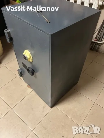 МЕТАЛНА КАСА / СЕЙФ, снимка 6 - Сейфове и каси - 55215827