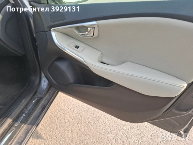 Volvo V40 1.6D Summum, снимка 7 - Автомобили и джипове - 54564200