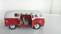 Volkswagen Microbus от 1962 г., метален , произведен от Welly. , снимка 3