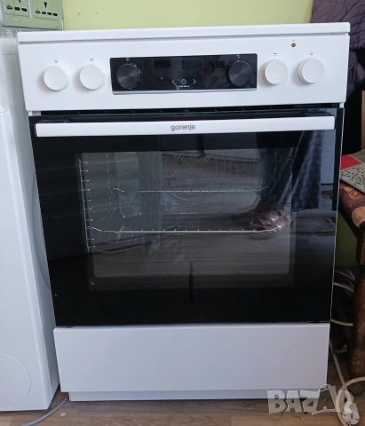 Печка с керамичен плот GORENJE - 60см