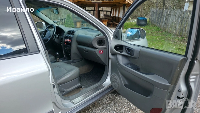Hyundai Santa Fe 2.0 CRDI 4X4, снимка 8 - Автомобили и джипове - 54022605