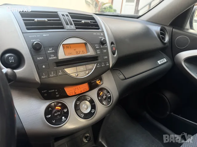 Toyota Rav 2 2.2 D4D 136к.с, снимка 13 - Автомобили и джипове - 55670452