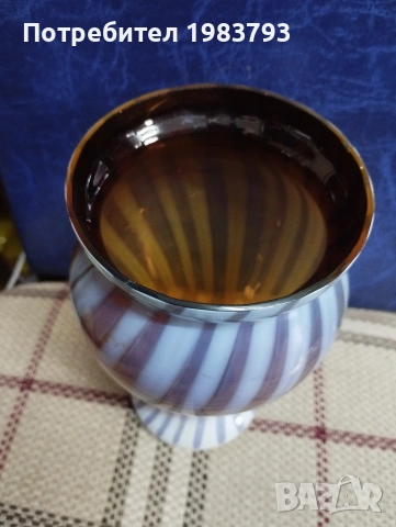 Красива ръчно изработена ваза от цветно стъкло., снимка 3 - Вази - 54120645