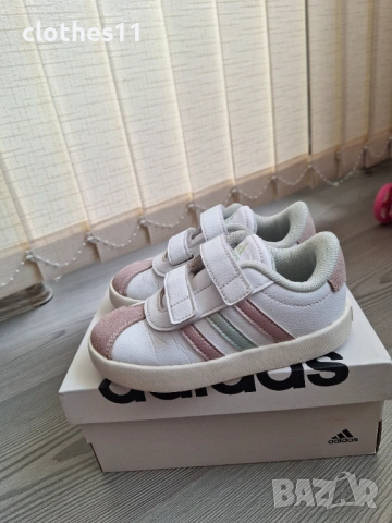 Кецове Adidas, снимка 2 - Детски маратонки - 54477885