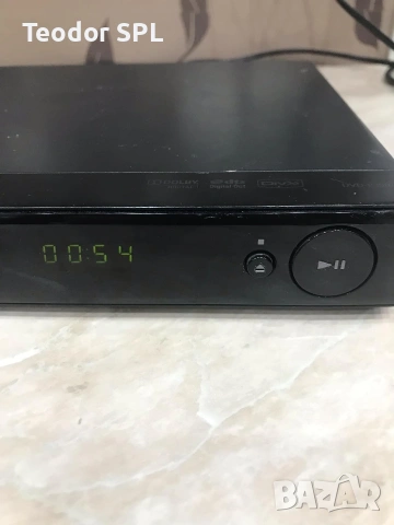 dvd player Samsung , снимка 4 - Плейъри, домашно кино, прожектори - 54654069