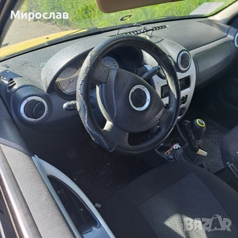 Арматурното табло Дачия Логан MCV 1, снимка 2 - Части - 54047978