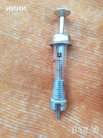 Стъклена спринцовка в метален калъф , снимка 4 - Антикварни и старинни предмети - 54305843