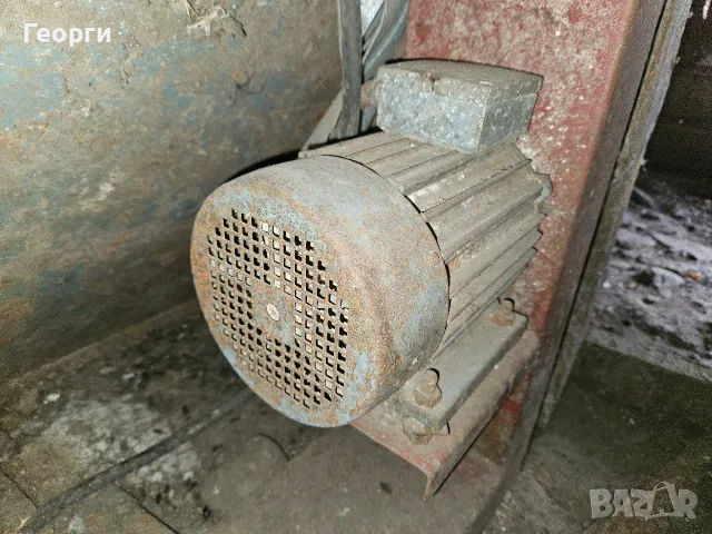 Продавам Трифазна ярмомелка , снимка 4 - Електродвигатели - 55471004