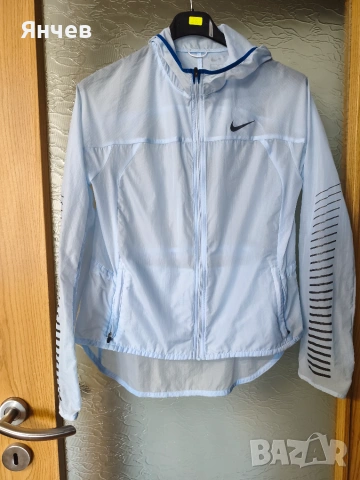 Горнище ветровка Nike  13-15 или S, снимка 2 - Детски анцузи и суичери - 55001880