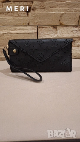 Дамкси портмонета GUESS LV , снимка 4 - Портфейли, портмонета - 55195515