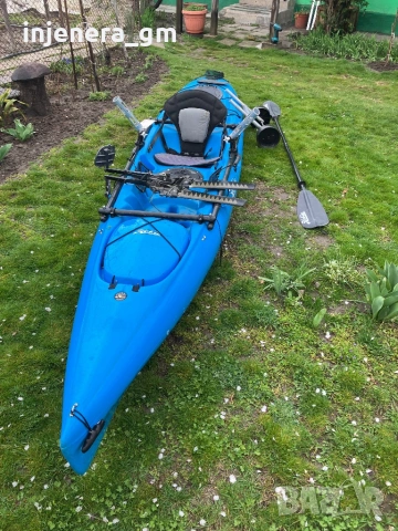 Продавам каяк Hobie Revolution 13