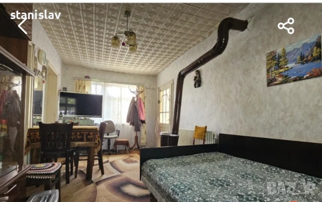 Продавам поддържана къща 118 кв.м. с гараж и вътрешен санитарен възел , снимка 11 - Къщи - 54408725