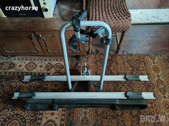 Автомобилна стойка за 2 бр. велосипеди за монтаж на теглич.