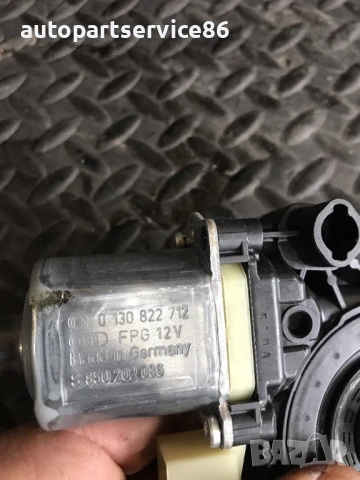 Мотор за стъкло на задна дясна врата за Audi A3 2.0 TDI (2011-2016) 0130822712, снимка 2 - Части - 54727776