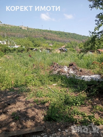 ПРОДАВА парцел в кв. Еверест, снимка 3 - Парцели - 53094499