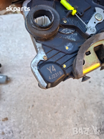 Брава на врата предна лява за TOYOTA AVENSIS T25, снимка 3 - Части - 54516597
