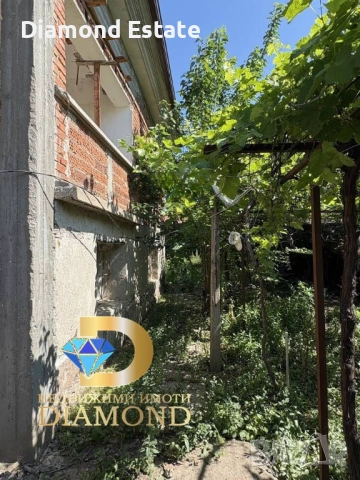 Двуетажна къща в село Въгларово, обл. Хасково, снимка 3 - Къщи - 54878312