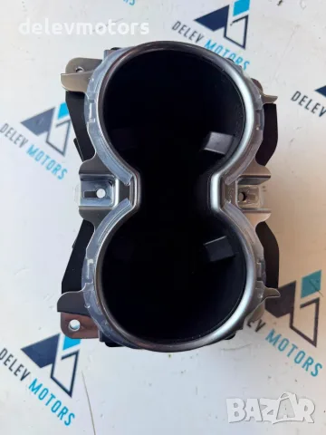 ds73-f13560-a поставка за чашки, cup holder от Ford Mondeo 2.0 EcoBlue двигател YLCC, 150 кс., ск. К, снимка 3 - Части - 55380511