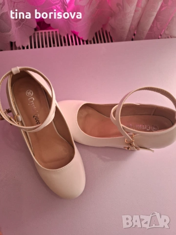 Дамски бели обувки на платформа , снимка 2 - Други - 54077134