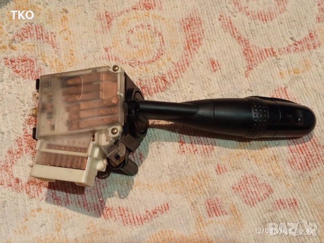 Лостче - ключ за управление на мигачи и фарове за TOYOTA Corolla Е12 Verso RAV4, снимка 3 - Части - 54163069