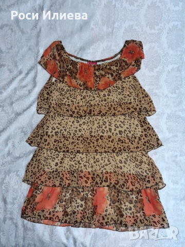 Лятна дамска роклята на волани