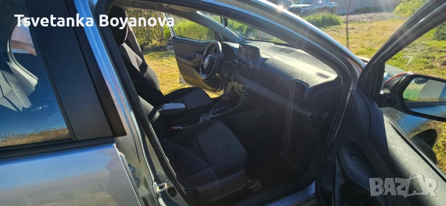Toyota Yaris Hybrid 1.5 (116 к.с.) – 2022 г. – Реални км – Пълна сервизна история – 10 г. гаранция , снимка 8 - Автомобили и джипове - 54556252