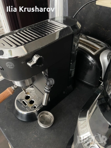 Кафемашина Delonghi Dedica + Кафемелачка Delonghi, снимка 4 - Кафемашини - 54449121
