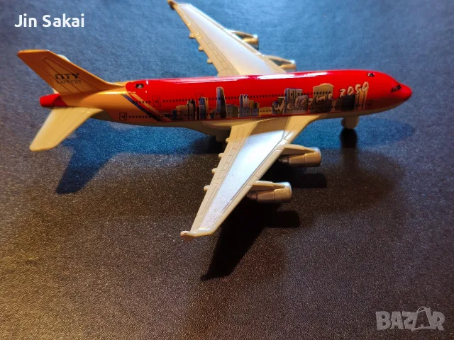 Модели на самолетчета Airbus A 380, снимка 3 - Влакчета, самолети, хеликоптери - 55316033