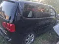 Фолсфаген Туран 2012г, снимка 2