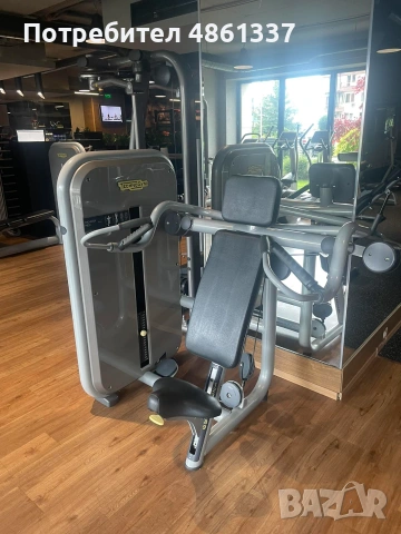Shoulder Press машина Technogym Element — много добро състояние