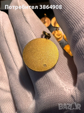 Колекция позлатени католически медальони, снимка 9 - Антикварни и старинни предмети - 54066137