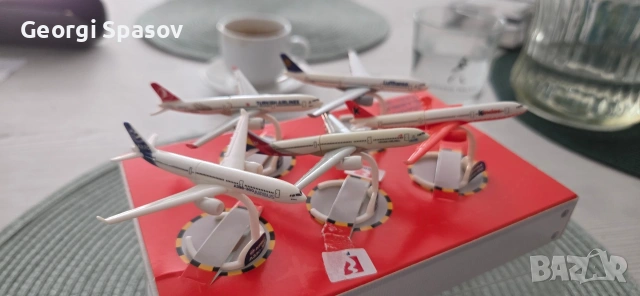 Колекция Аirbus A330-300, снимка 10 - Влакчета, самолети, хеликоптери - 54843661